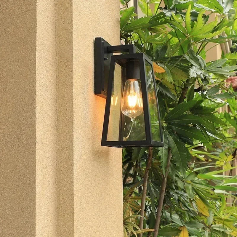 Verona Outdoor Lantern Wall Lamp
