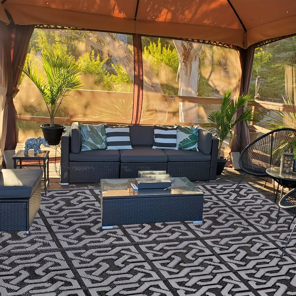 Reversible Black & Grey Outdoor Rug